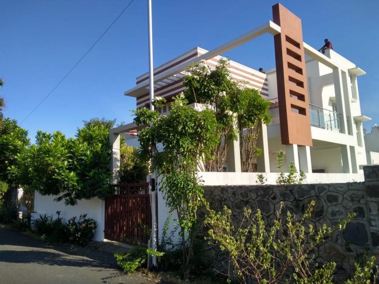properties sale uthandi ecr chennai